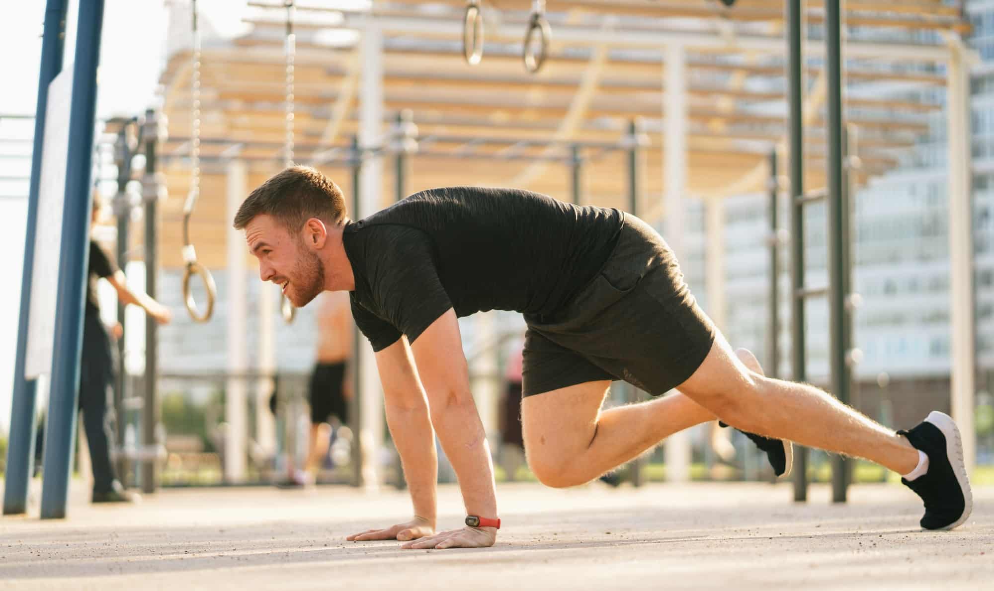 Mountain climbers : le mouvement simple qui combine cardio et abdos