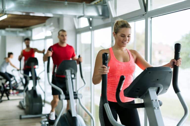 Perte de poids, cardio, endurance : tout savoir sur le vélo elliptique