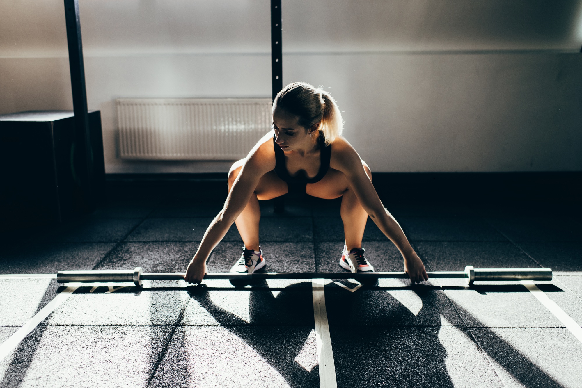 Exercices efficaces avec barre de musculation pour un corps sculpté
